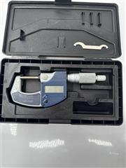 MITUTOYO DIGITAL MICROMETER  293-831-30
